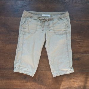 Abercrombie & Fitch khaki Bermuda shorts y2k